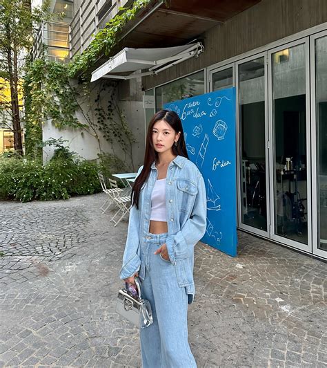 Nữ chính phim Hàn Quốc hot nhất hiện tại 35 tuổi vẫn trẻ măng phong cách tối giản nhưng set