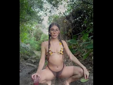 Melina Khalifa Da Bucetinha No Meio Do Mato Para Estranhos Xvideos