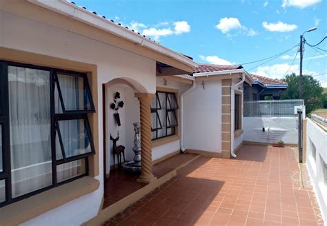 4 Bedroom House For Sale In Bluegumbush R 1 460 000