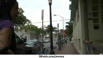 Desesperada Desnuda En P Blico Y Folla Para Pagar El Alquiler Xvideos