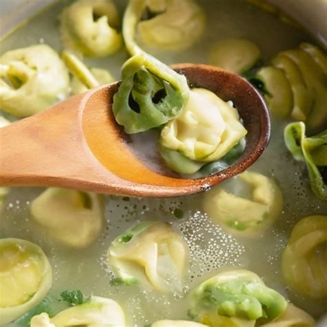 Spinach Tortellini Soup Recipe Creamy And Earthy Flavors Soup Chick