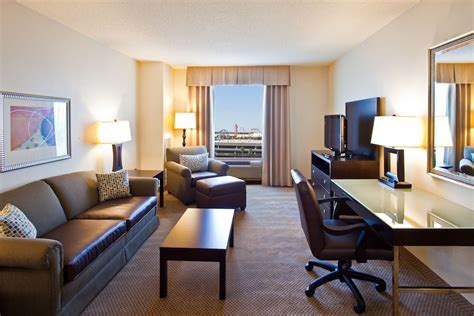 Holiday Inn & Suites Across From Universal Orlando, an IHG Hotel ...