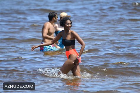 Sabina Gadecki Shows Off Her Bikini Body On Miami Beach AZNude