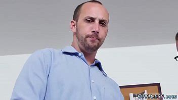 Des hommes hétérosexuels avalant des histoires de sperme XVIDEOS