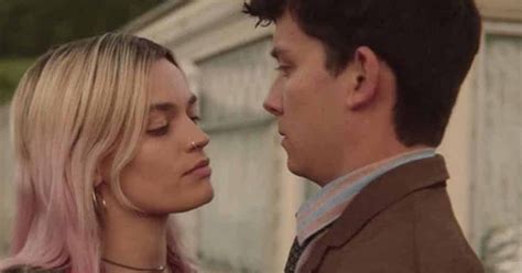 Sex Education Bay N Ch Nh Nh Ng V N C Kh N Gi Vui M Ng L Do N M M Nh N G I C M N Y Y