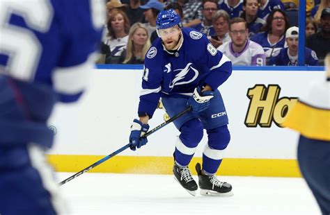 Lightning Top Predators In Steven Stamkos Tampa Bay Homecoming Reuters