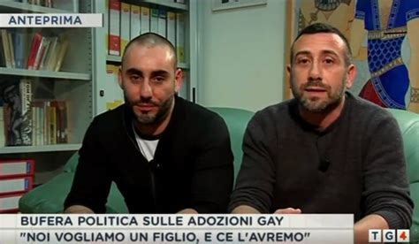Coppia Gay Pronta Ad Adottare Un Figlio Intervistata Su Rete4 VIDEO Archivio Biccy It