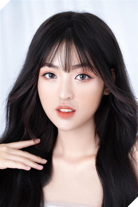 Hot girl trứng rán cần mỡ khiến cộng đồng mạng hốt hoảng với mặt mộc kém sắc nhưng lại đăng kí