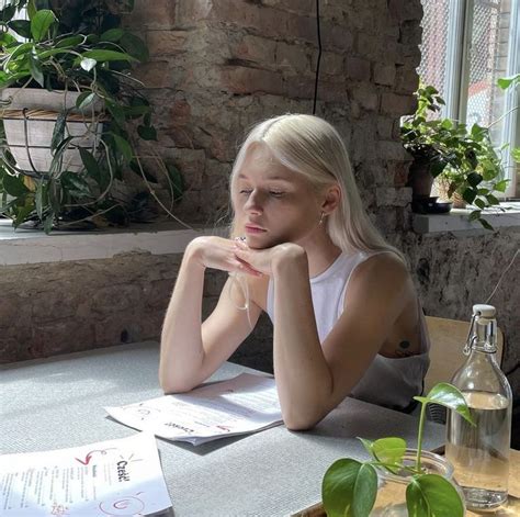 Pin By On People White Blonde Hair Hair Stiles Hair Inspo Color