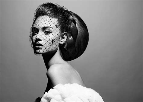 Vintage Black And White Fashion Editorial — Rb