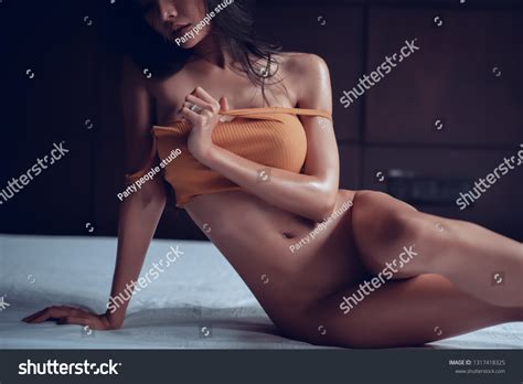 24 302 Nude Woman Sex Images Stock Photos Vectors Shutterstock