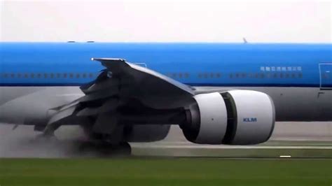 Espectacular Aterrizaje De Boeing 777 De KLM En Medio De Tormenta YouTube