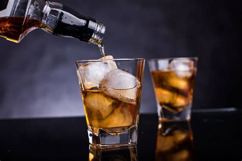 The 9 Best Canadian Whiskeys to Taste in 2022 - thexbest.com