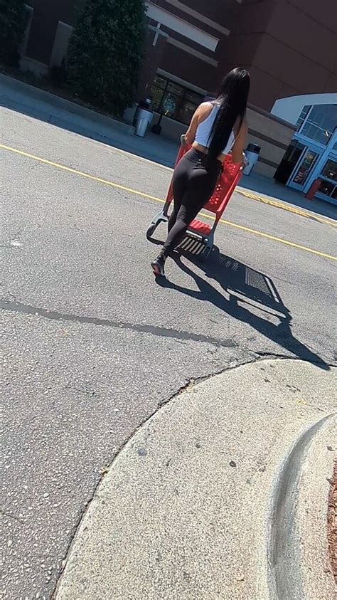 Sexy Latina Milf Showing Off Her VTL Spandex Leggings Yoga Pants Forum