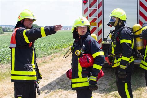 Freiwillige Feuerwehr Nieder Erlenbach Gro Bung Bei G Rtnerei Kunna