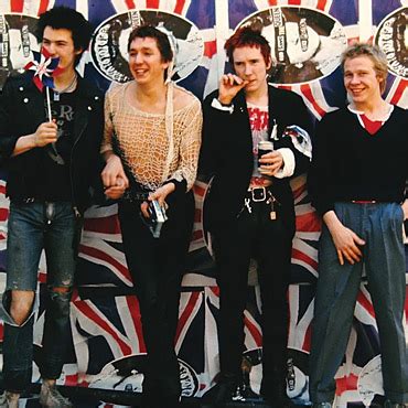 Colet Nea Cl Ssicos Do Sex Pistols Ser Lan Ada Em Maio Rock Brigade