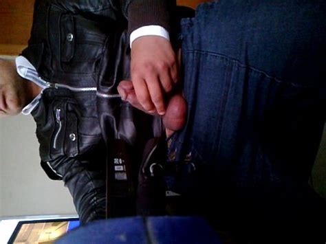 Punheta No Trabalho XVIDEOS