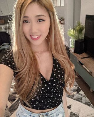 Yougelly Nude OnlyFans NudoStar TV