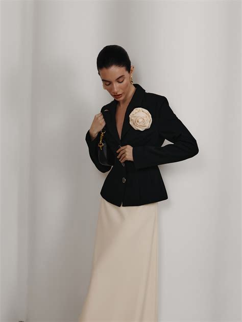 Расклешенная юбка макси из атласа :: LICHI - Online fashion store