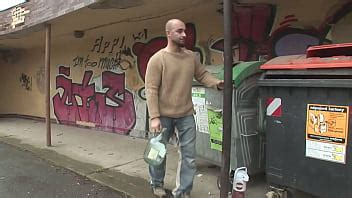 Sin Hogar Se Folla A Dos Morenas Pervertidas XVIDEOS