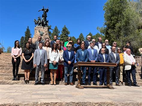 Ministros Y Secretarios De Educaci N De Am Rica Latina Y Autoridades Del Banco Mundial Firman