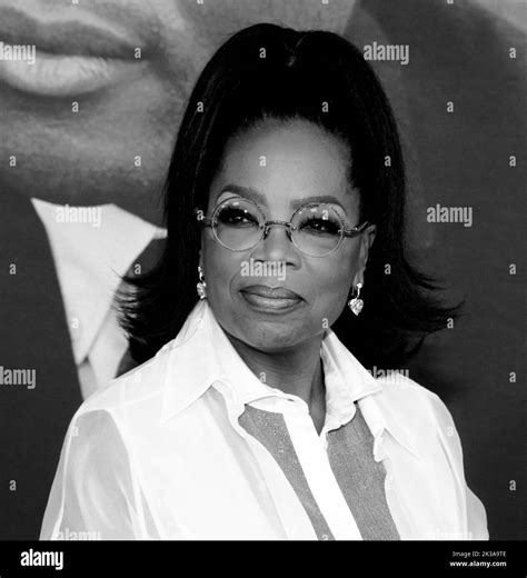 Oprah winfrey headshot Black and White Stock Photos & Images - Alamy