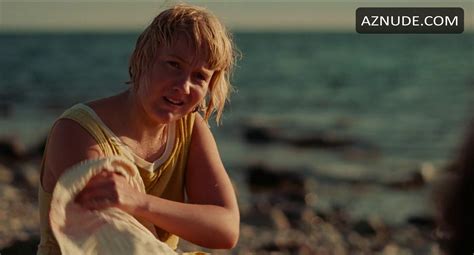 JESSICA DINNAGE Nude AZNude