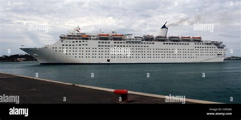 Residente De Cruceros Fotografías E Imágenes De Alta Resolución Alamy