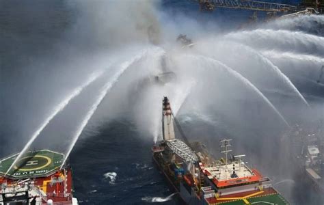 Pemex Estimates Deadly Platform Fire Shut In 700 000 Barrels Of Oil