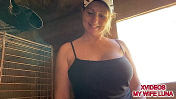 Una buena polla grande follando mi coño y semen en mis tetas es lo que necesito XVIDEOS