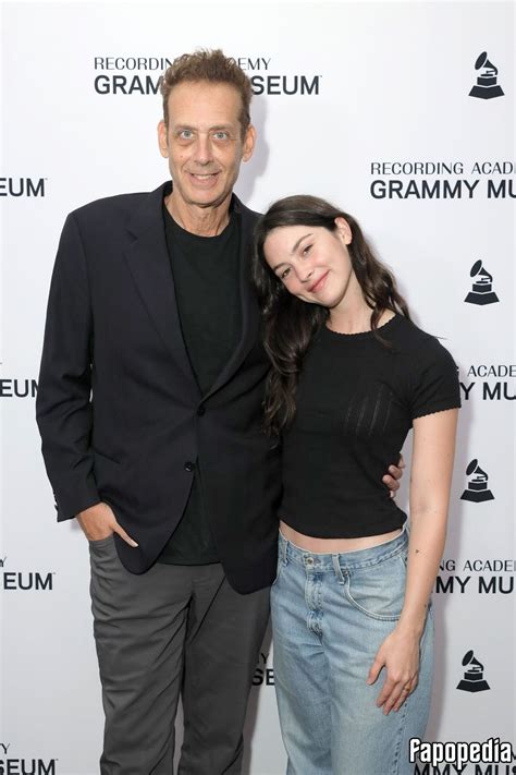 Gracie Abrams Nude Leaks Photo Fapopedia