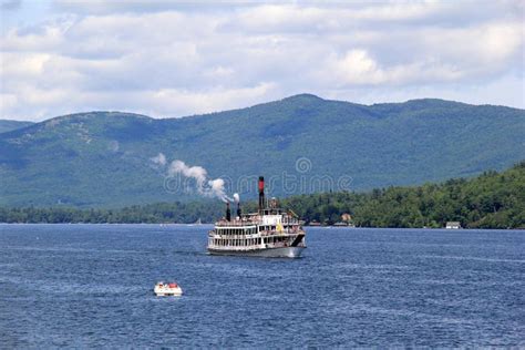 Steamboat Minne Ha-Ha on Lake George,New York,2014 Editorial ...