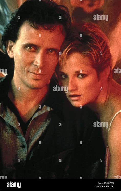 PETER WELLER & ELLEN BARKIN THE ADVENTURES OF BUCKAROO BANZAI ACROSS Stock Photo: 96993247 - Alamy