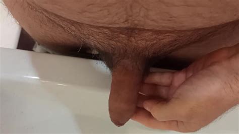 Писаю в раковину Pornhub Gay