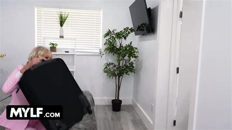 A Business Trip With My Hot Boss Turns Into My Lesbian Awakening