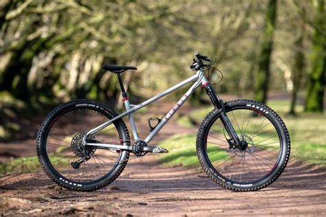 mountain bikes  ps xc trail  enduro bikes tested
