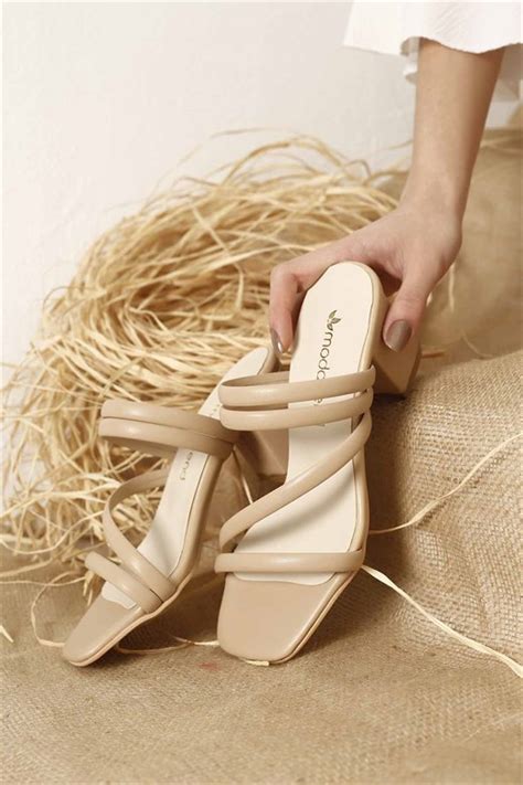 Kadın Biye Bantlı Topuklu Terlik NUDE CİLT