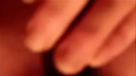 Showing Off Her Wet Mature Pussy On Webcam XNXX