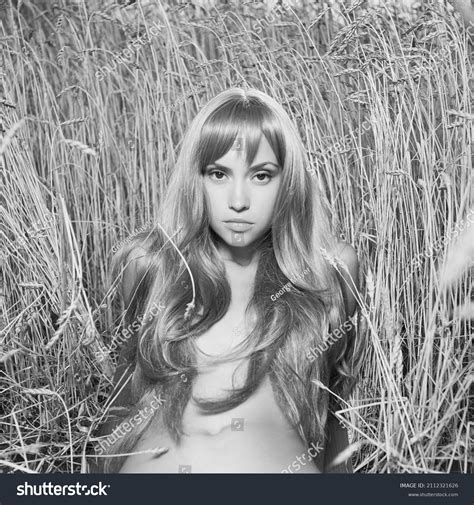 Nude Beautiful Woman Showing Her Naked Stock Photo Shutterstock