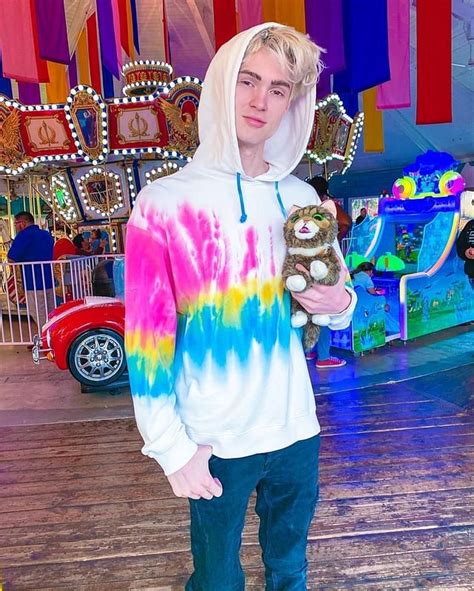 Zacharyzaxors Profile Net Worth Age Height Relationships Faqs