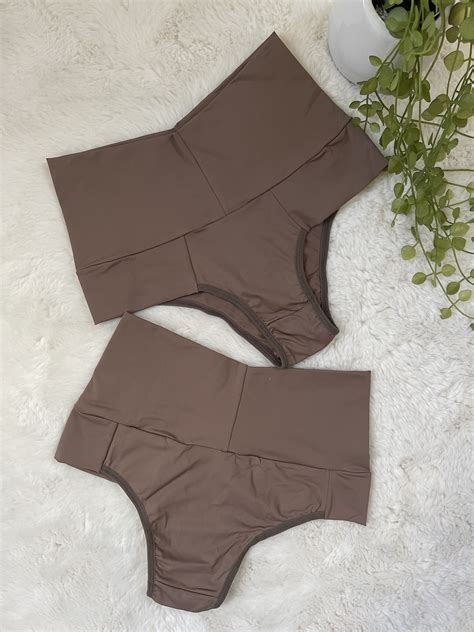 First Class Lingerie Calcinha tradicional cós alto lisa microfibra castanho