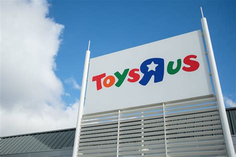 toys    coming    dead  opening stores