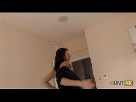 HUNT K La aventurera Denisse está feliz de tener sexo por dinero en Praga XVIDEOS