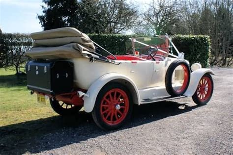 Olivia - Classic & Vintage