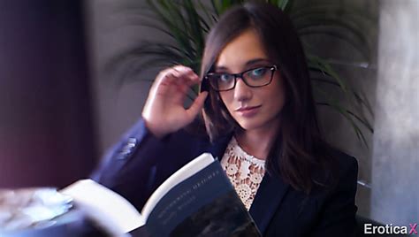 Gia Paige Threesome Porn Videos XCafe