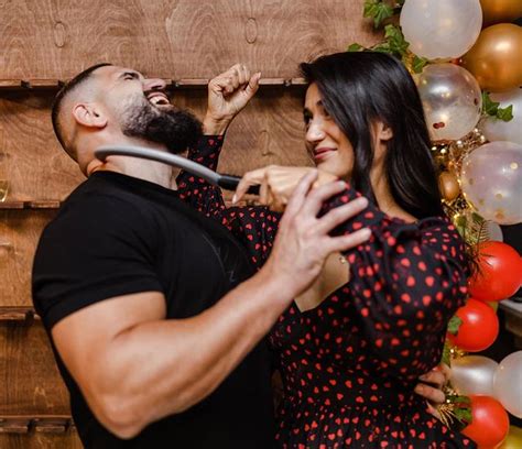 Мирослава от "Игри на волята" чукна 36 с пищно парти в отбрана компания ...