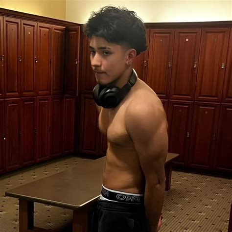 Pin On Ports Hot Mexican Men Hispanic Men Attractive Guys