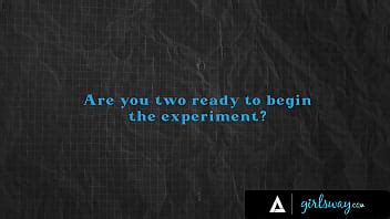 GIRLSWAY La hermosa Skylar Snow comparte su amor por el sexo anal con la nena asiática Ember