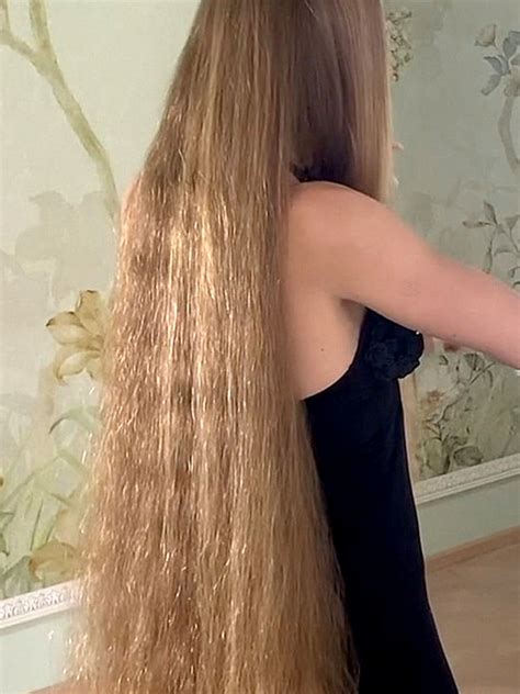 VIDEO Blue Water Blonde Hair RealRapunzels