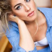 Emily Bett Rickards Nude Pictures Onlyfans Leaks Playboy Photos Sex Scene Uncensored